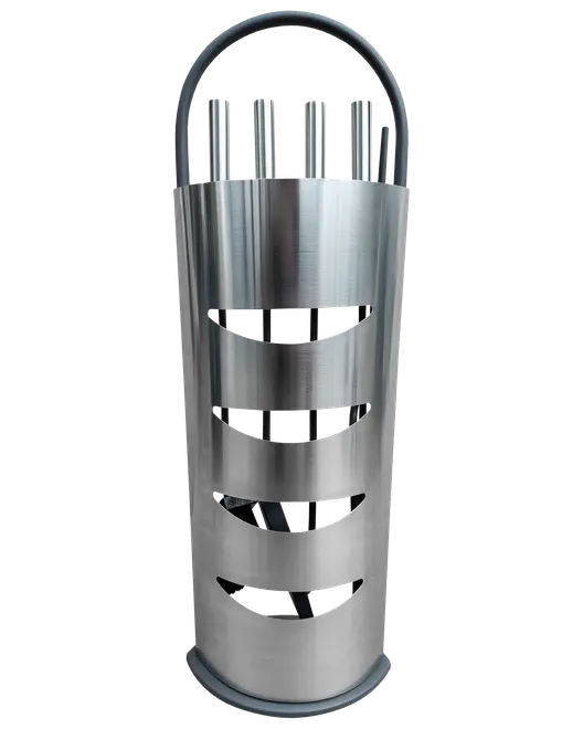 Køkkenredskabsholder i rustfrit stål med åbne slidser, indeholder flere redskaber. Robust håndtag og moderne design, perfekt til organisering og visning af køkkenredskaber på bordet.