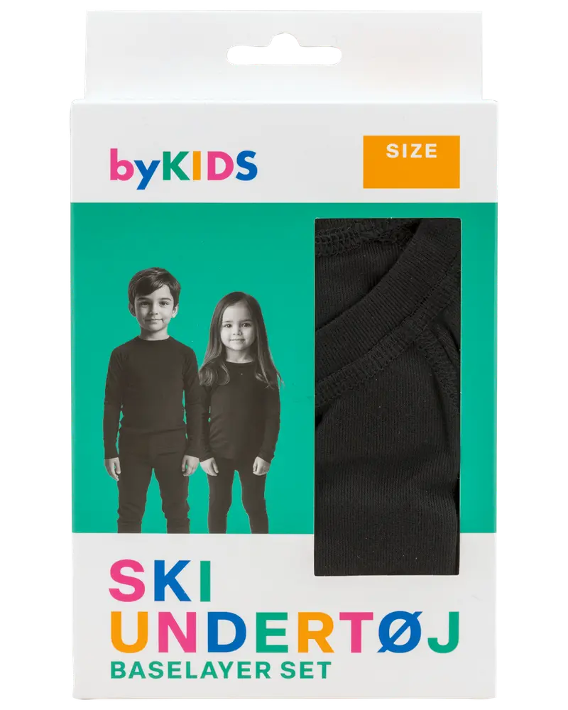 Svart underställsset för barn, med långärmad tröja och byxor. Tillverkat i mjukt, stretchigt material för värme och komfort. Passar vintersport och kalla dagar.