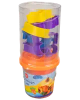 Børns dej-sæt i klar plastbeholder med orange låg, indeholder farverige gule og lilla plastforme til at forme dej i forskellige sjove figurer.
