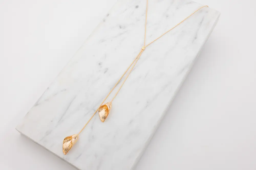 Halsband lilja - guld