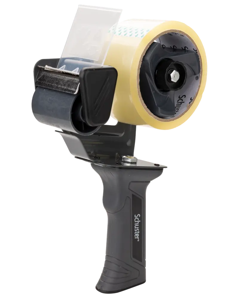 Handhållen tejphållare med ergonomiskt svart handtag, laddad med klar packtejp. Utrustad med metallblad för avskärning och plastvals för enkel applicering.