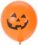 Orange ballon med sort græskaransigt, trekantede øjne, næse og bredt smilende mund. Perfekt til Halloween dekorationer og festlige arrangementer.